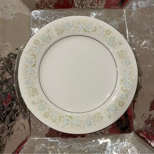Noritake Paula pattern set of 6 salad plates, China formal dishes, platinum
